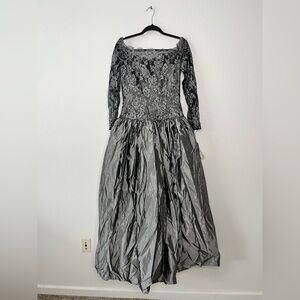 VTG Victor Costa Lace & Taffeta Ball Gown Full-Length Formal Silver Gray Size 10